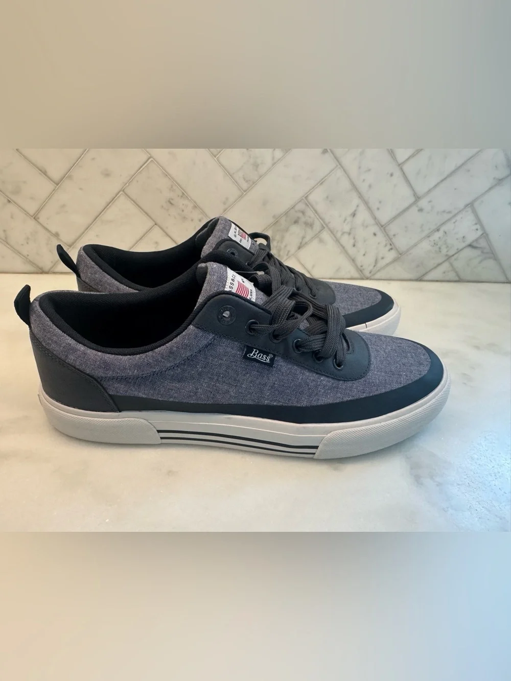 G.H. Bass & Co. Men's Low-Top Sneaker in Gray and Black